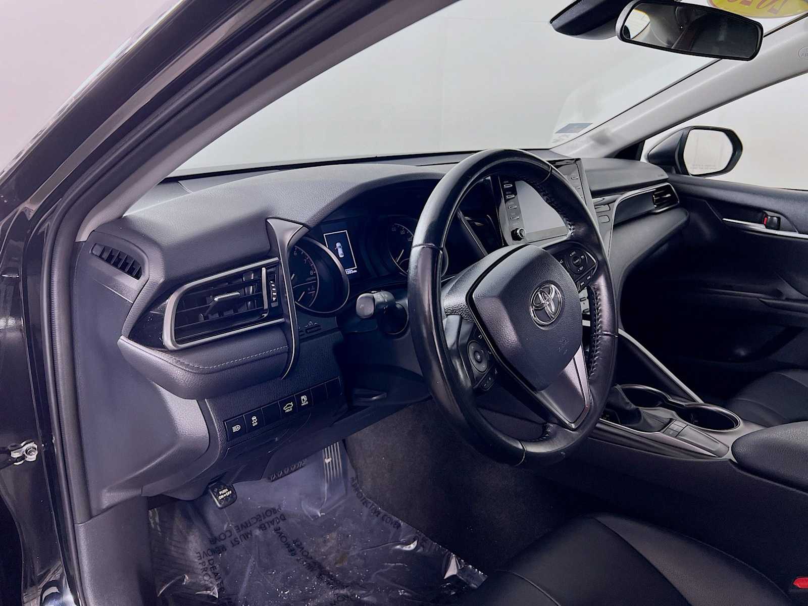 2023 Toyota Camry SE - Photo 9