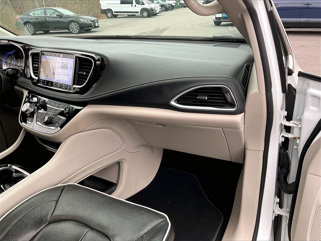 2023 Chrysler Pacifica Limited - Photo 12