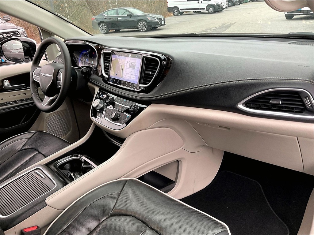 2023 Chrysler Pacifica Limited - Photo 13