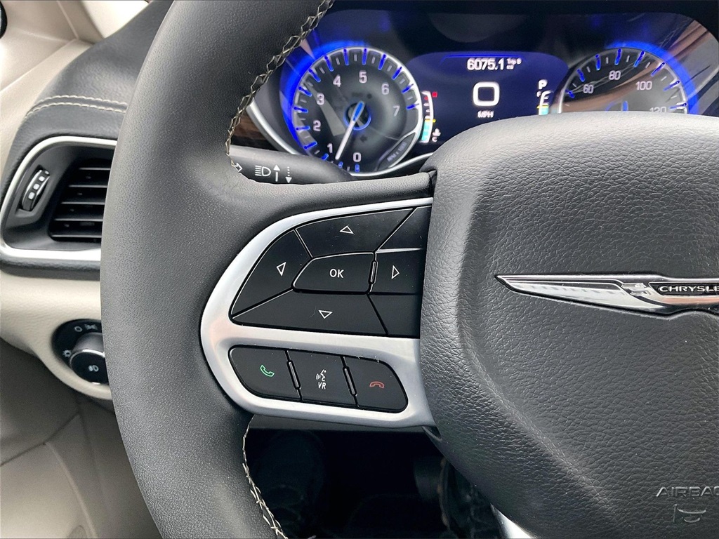 2023 Chrysler Pacifica Limited - Photo 23