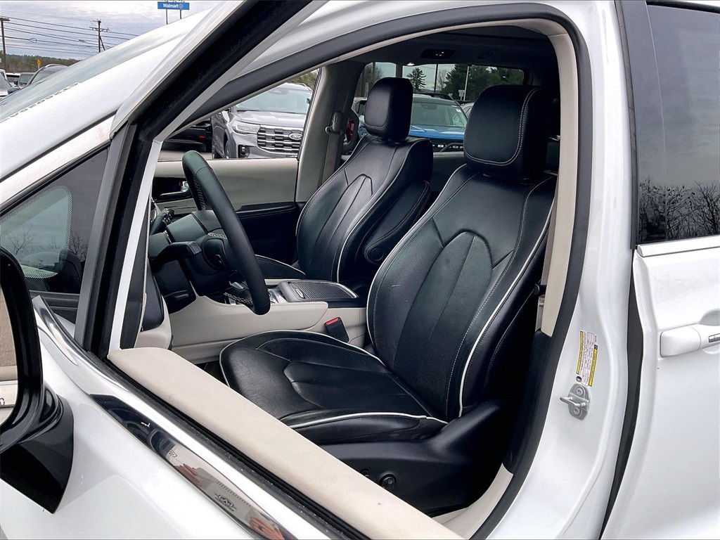 2023 Chrysler Pacifica Limited - Photo 9