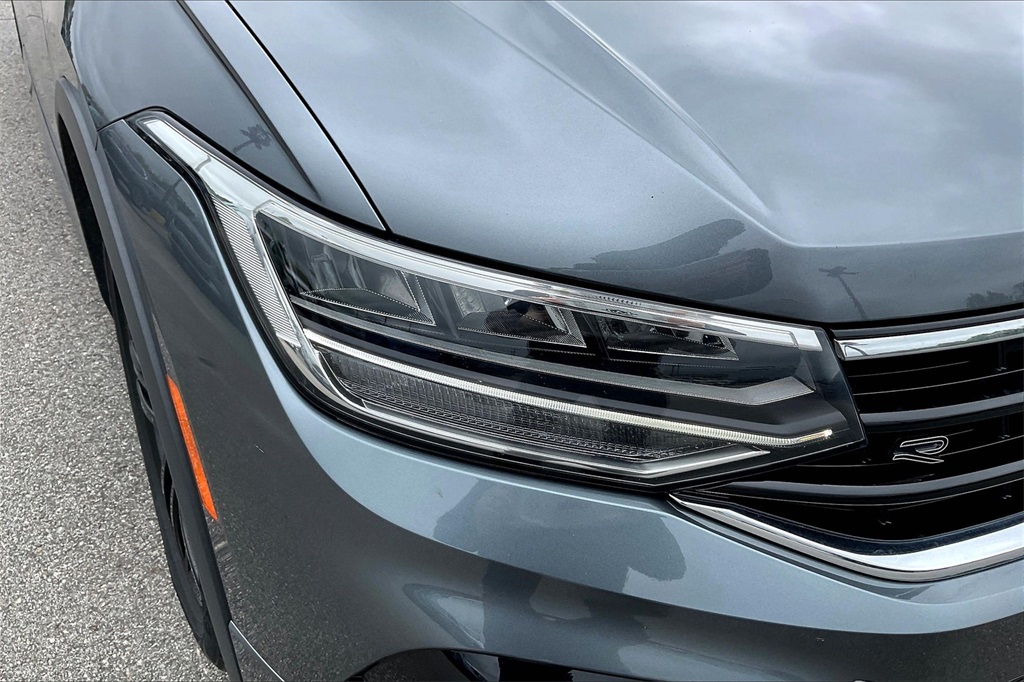2022 Volkswagen Tiguan 2.0T SE R-Line Black - Photo 30