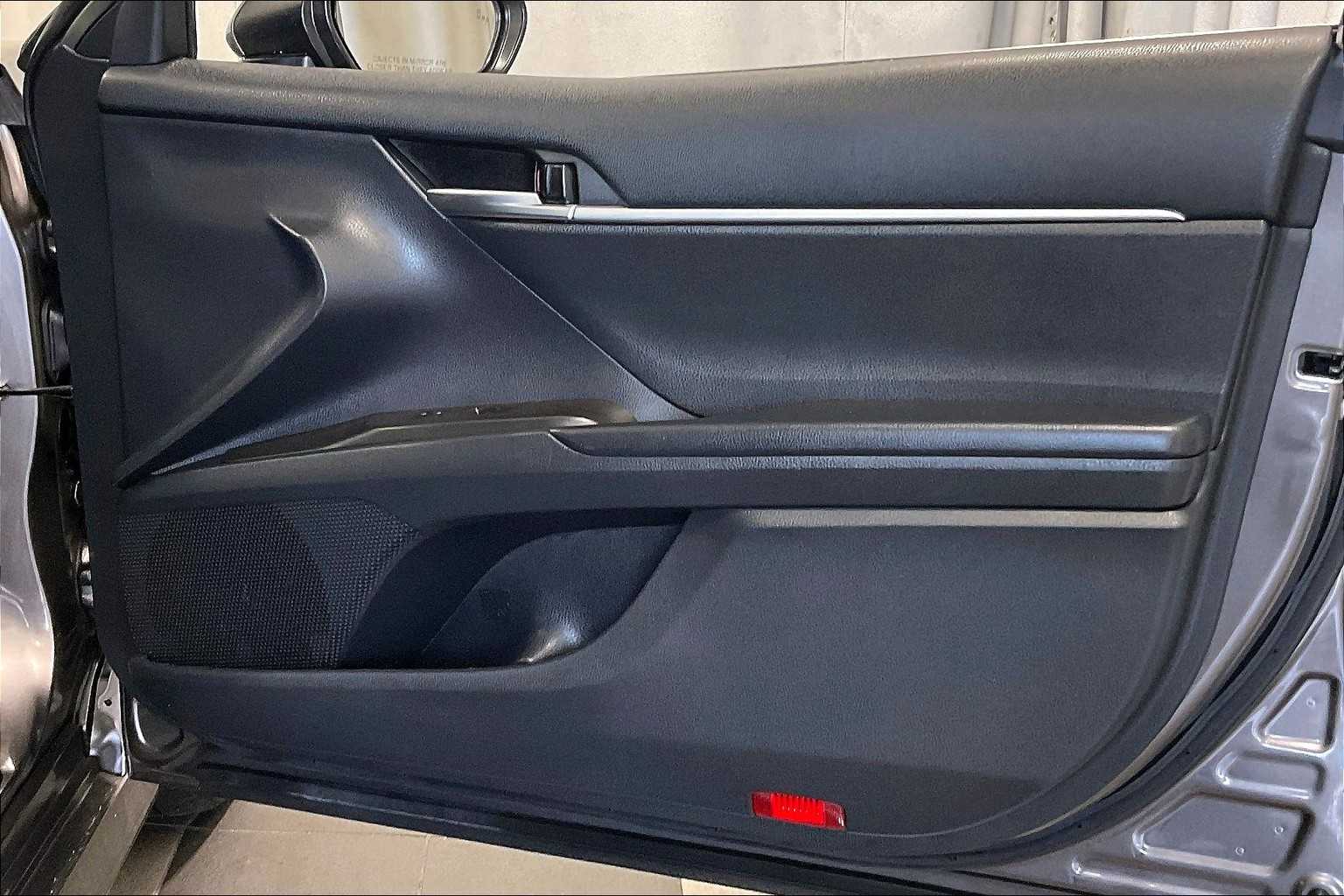 2021 Toyota Camry LE - Photo 12