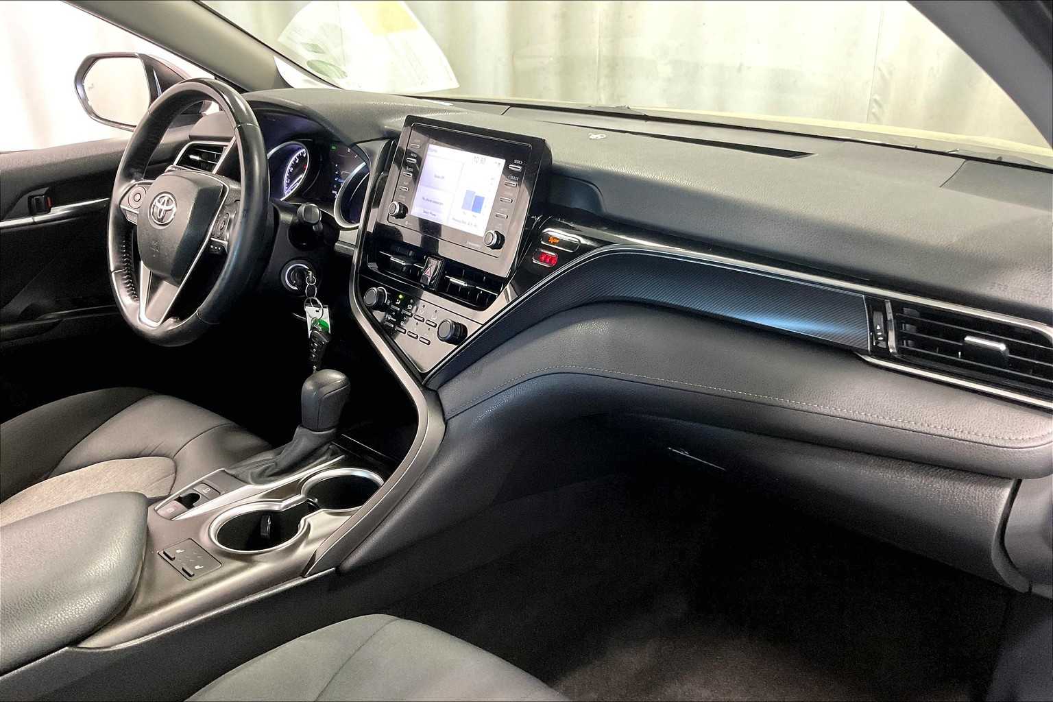 2021 Toyota Camry LE - Photo 14
