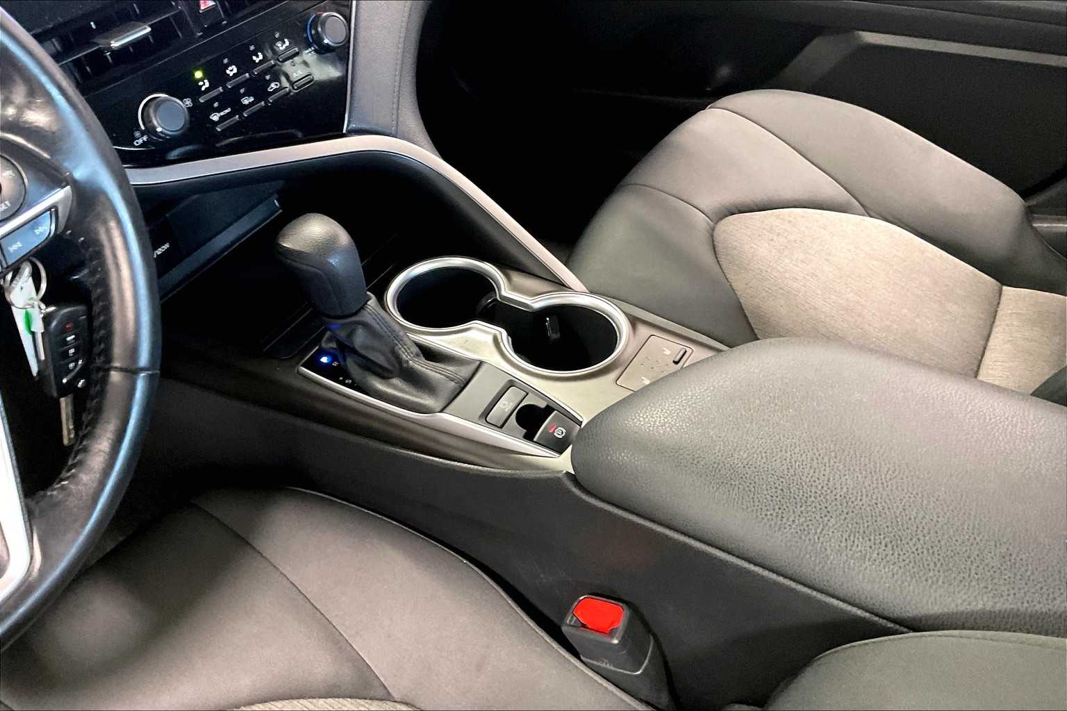 2021 Toyota Camry LE - Photo 20
