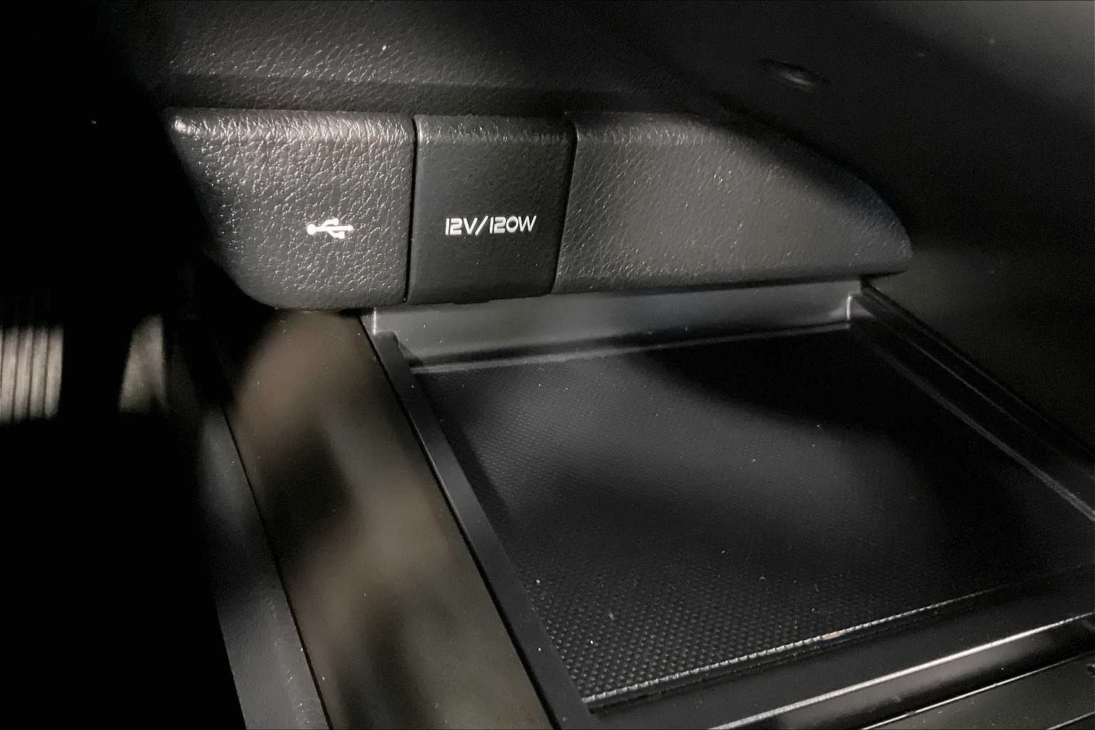 2021 Toyota Camry LE - Photo 26