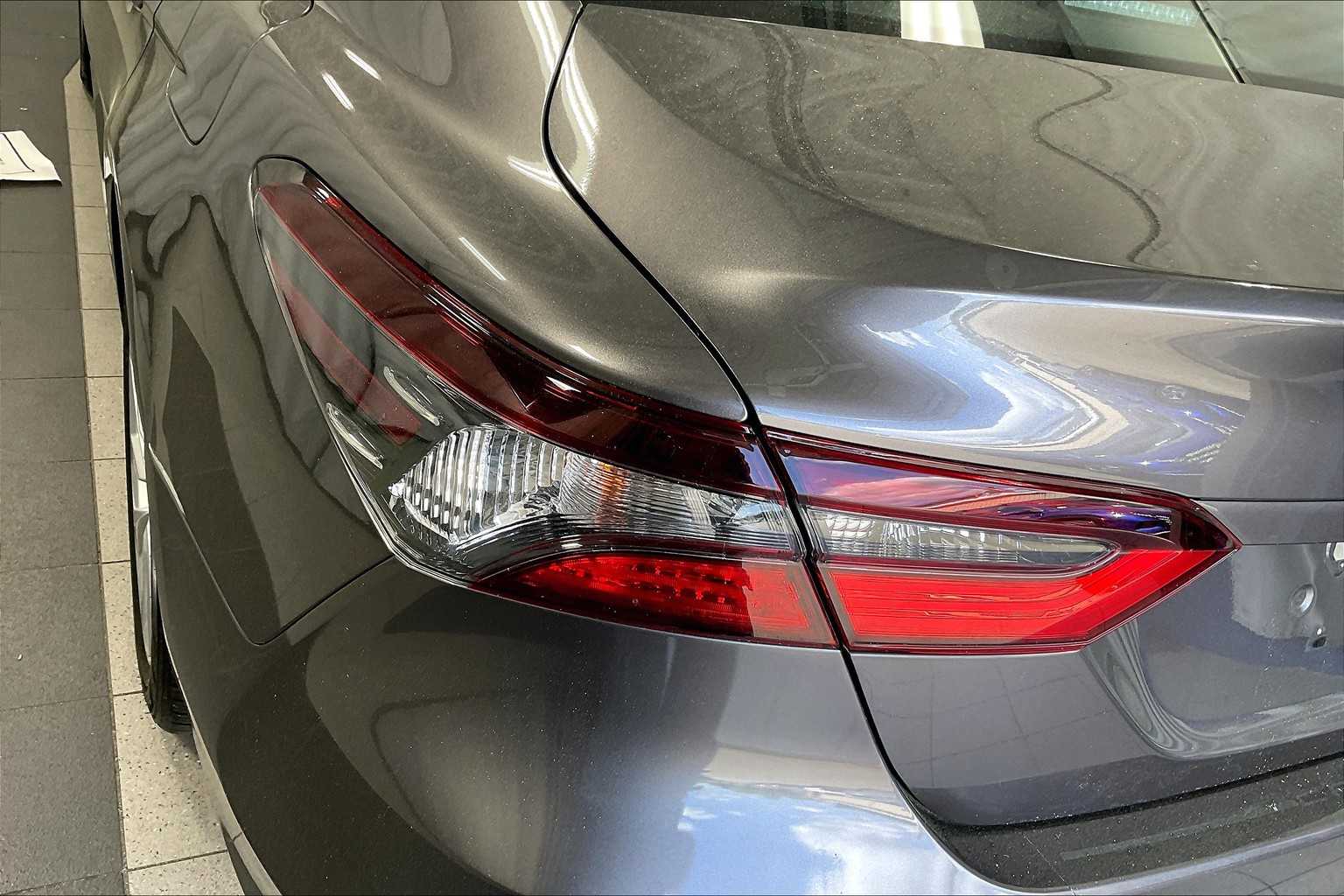 2021 Toyota Camry LE - Photo 33