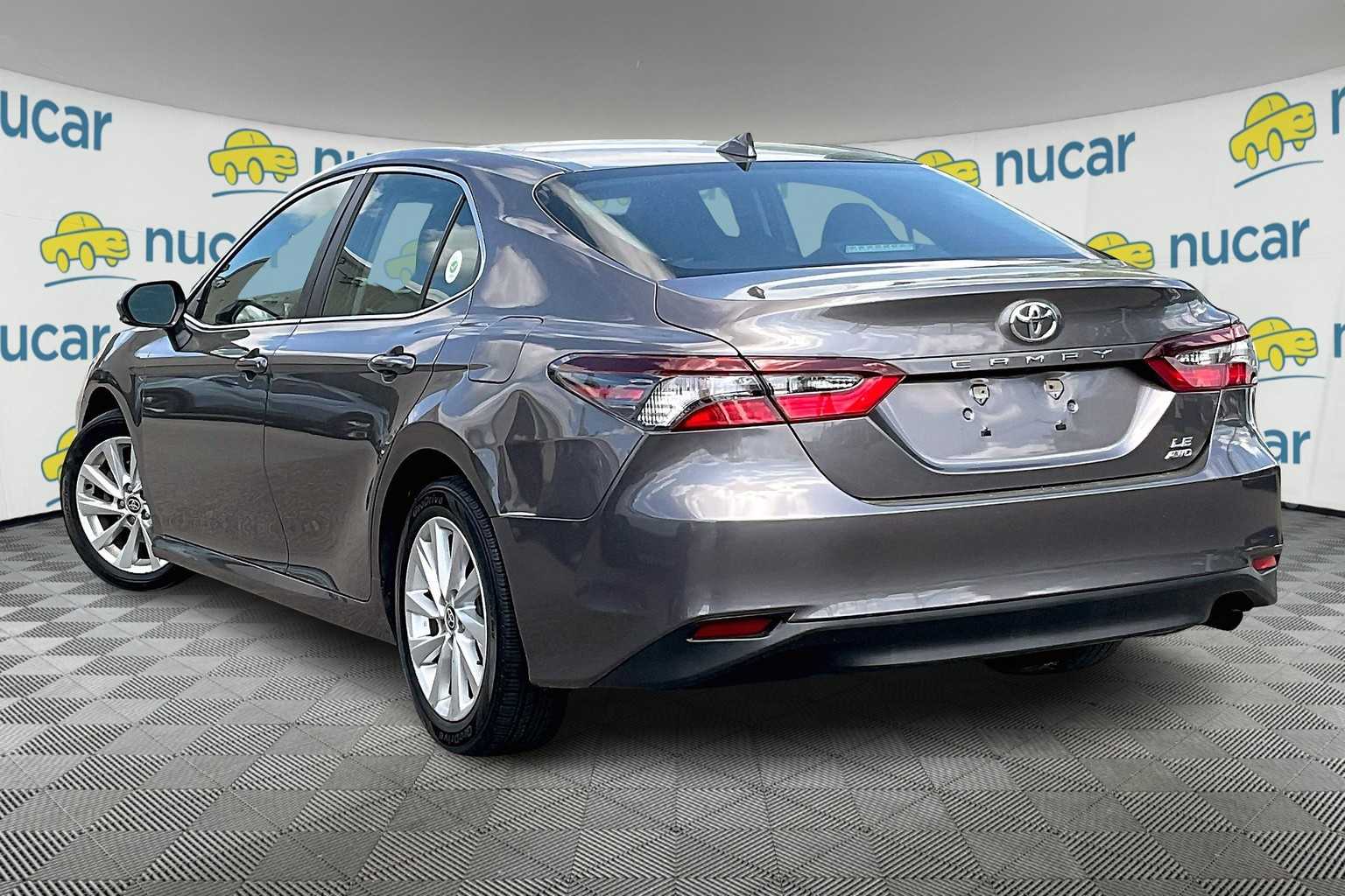 2021 Toyota Camry LE - Photo 4