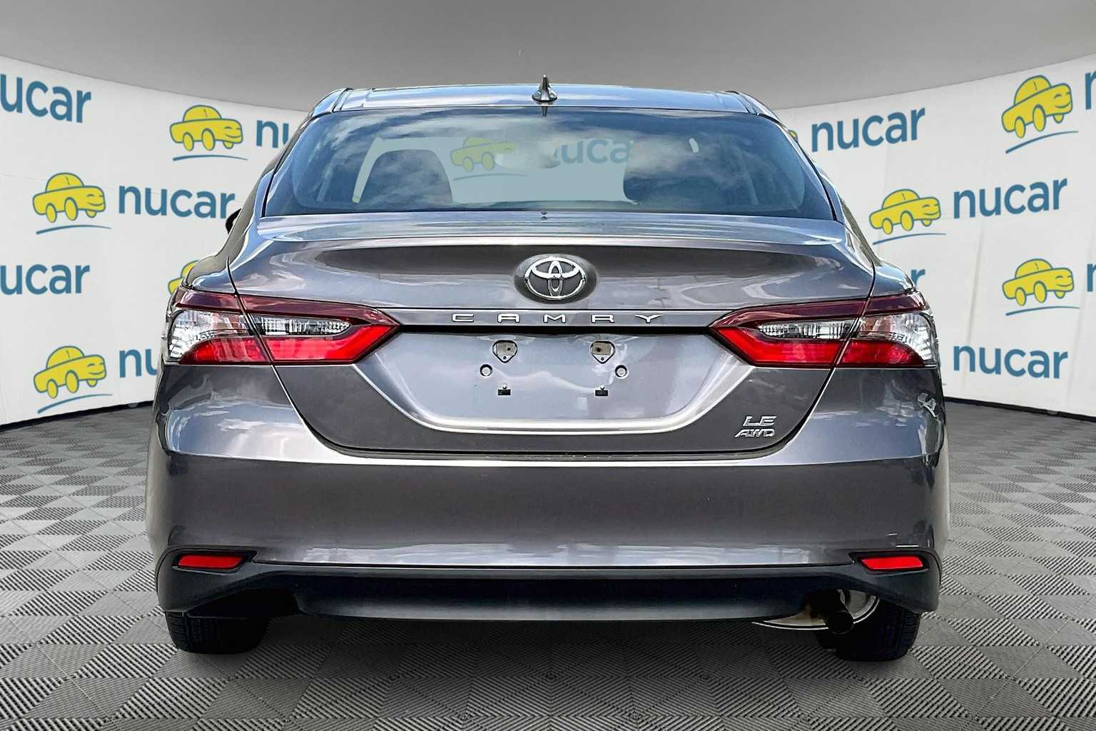 2021 Toyota Camry LE - Photo 5