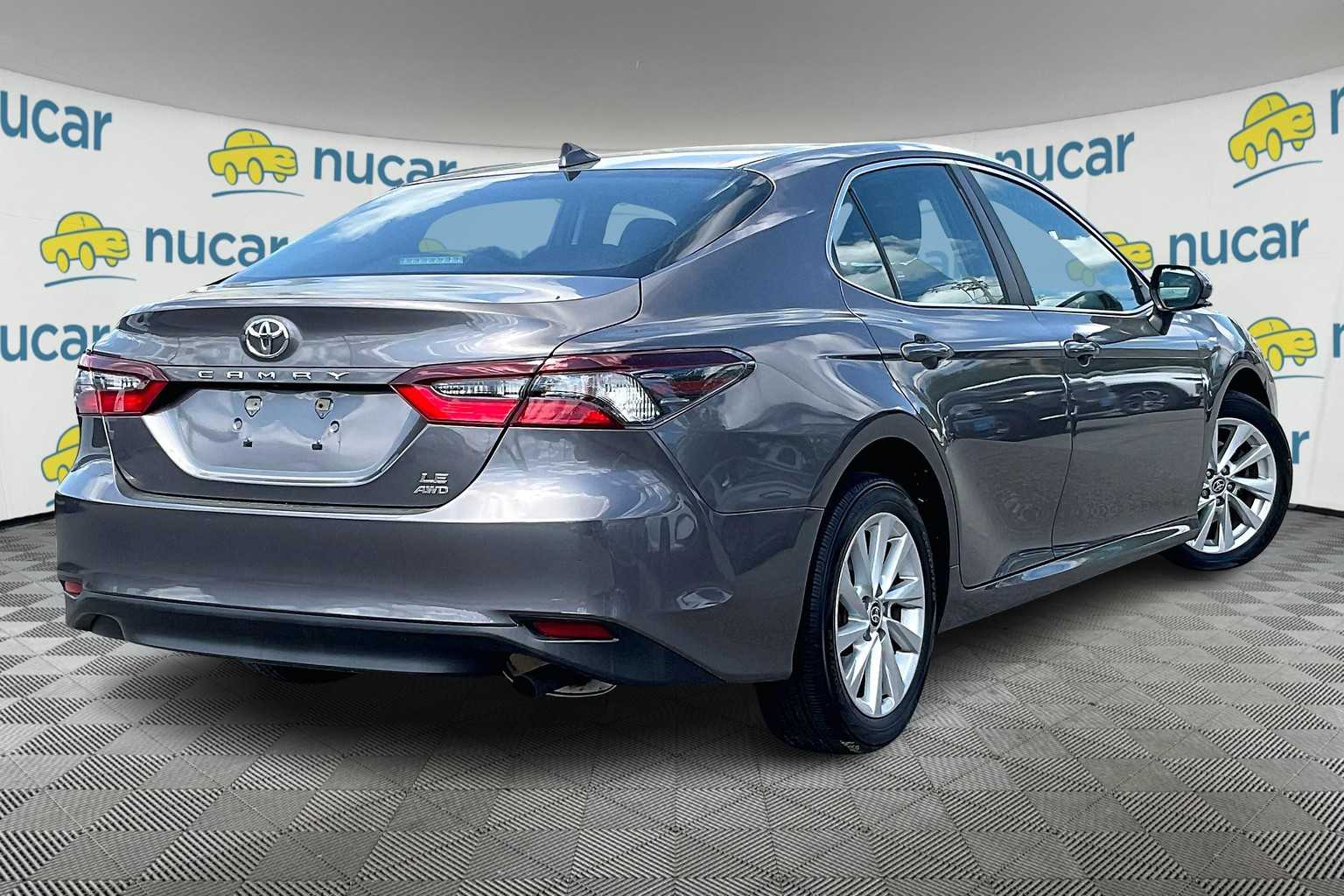 2021 Toyota Camry LE - Photo 6