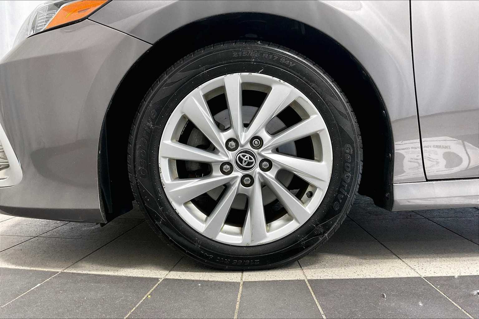 2021 Toyota Camry LE - Photo 7