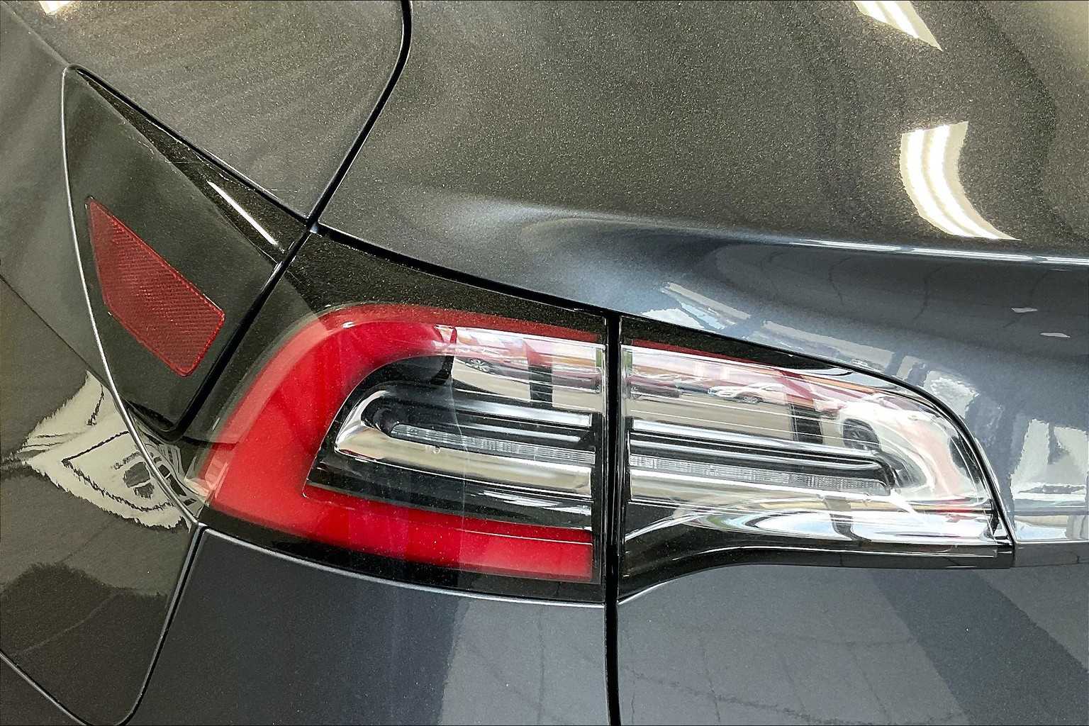 2018 Tesla Model 3 Long Range Battery - Photo 34