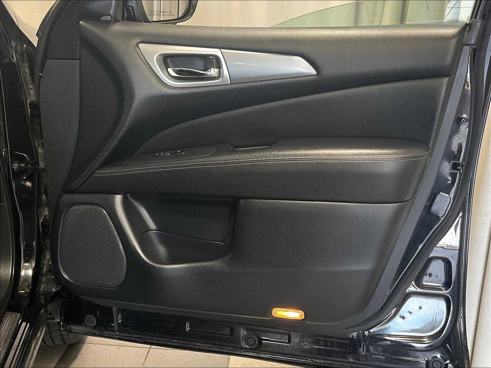 2019 Nissan Pathfinder SL - Photo 12