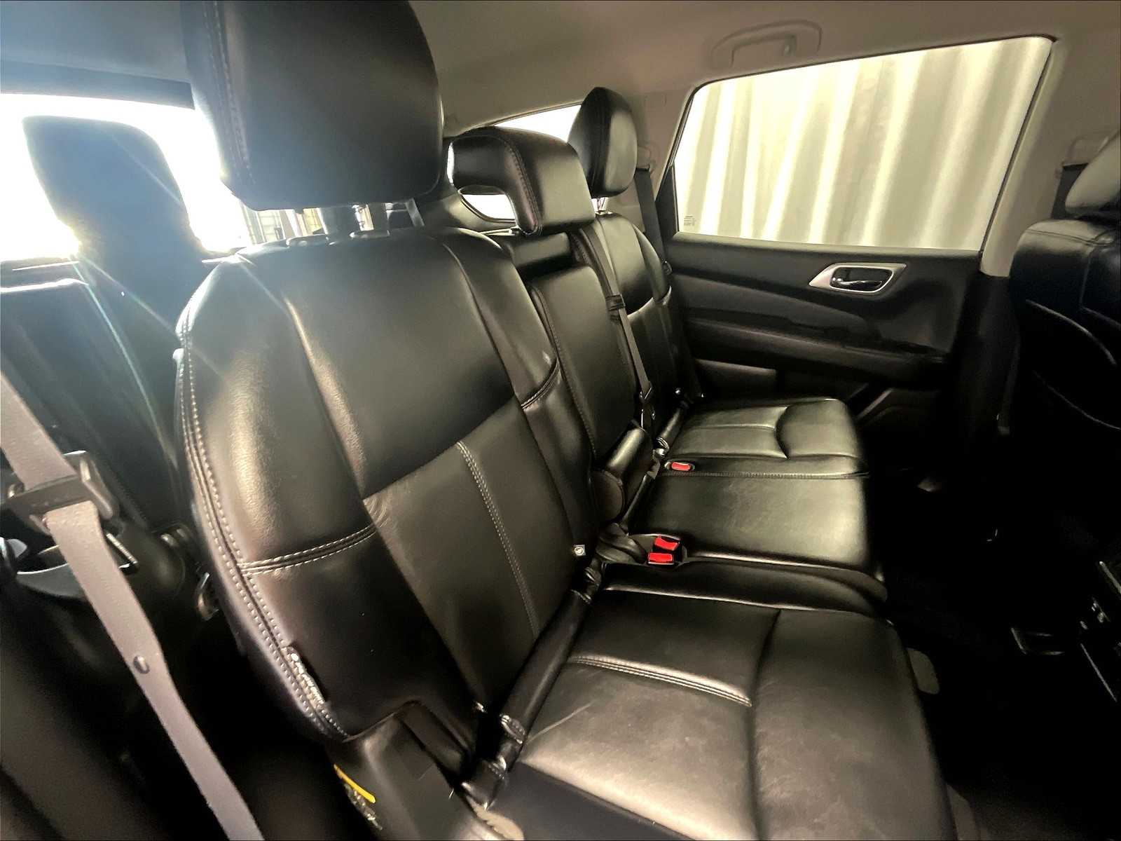 2019 Nissan Pathfinder SL - Photo 16