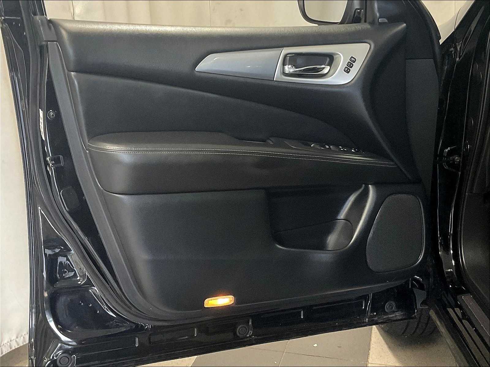 2019 Nissan Pathfinder SL - Photo 9