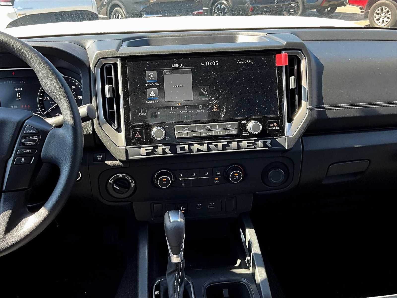 2025 Nissan Frontier SV - Photo 13