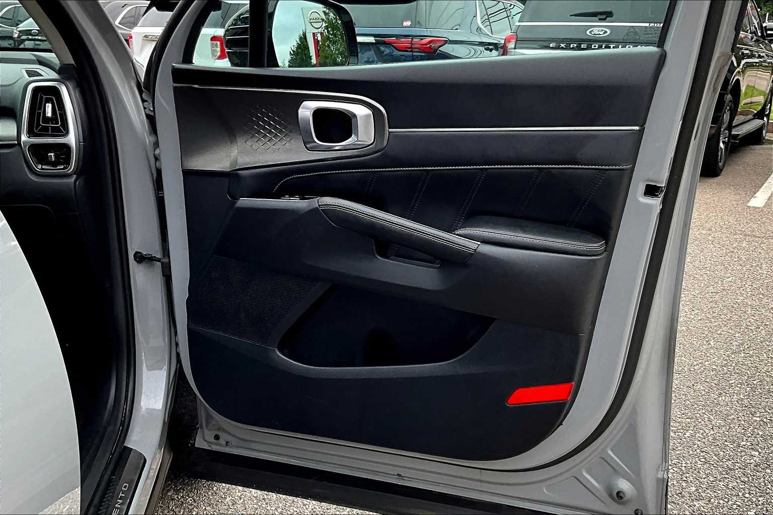 2022 Kia Sorento SX - Photo 12