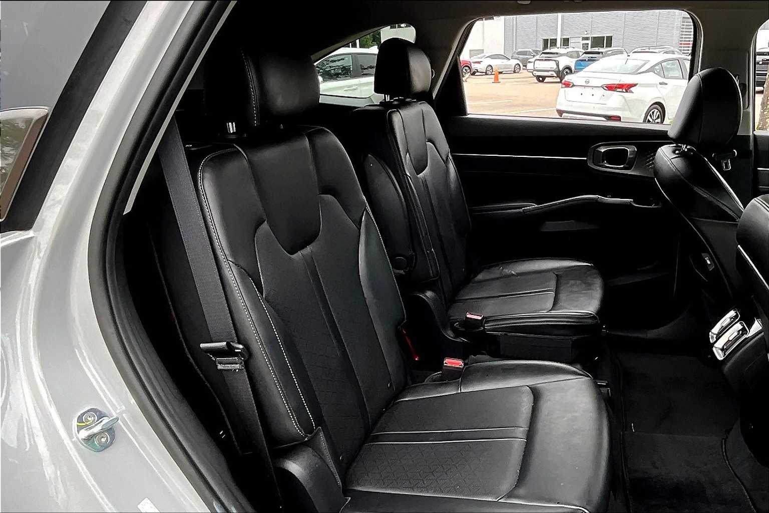2022 Kia Sorento SX - Photo 16