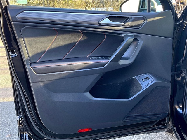 2024 Volkswagen Tiguan 2.0T Wolfsburg Edition - Photo 18