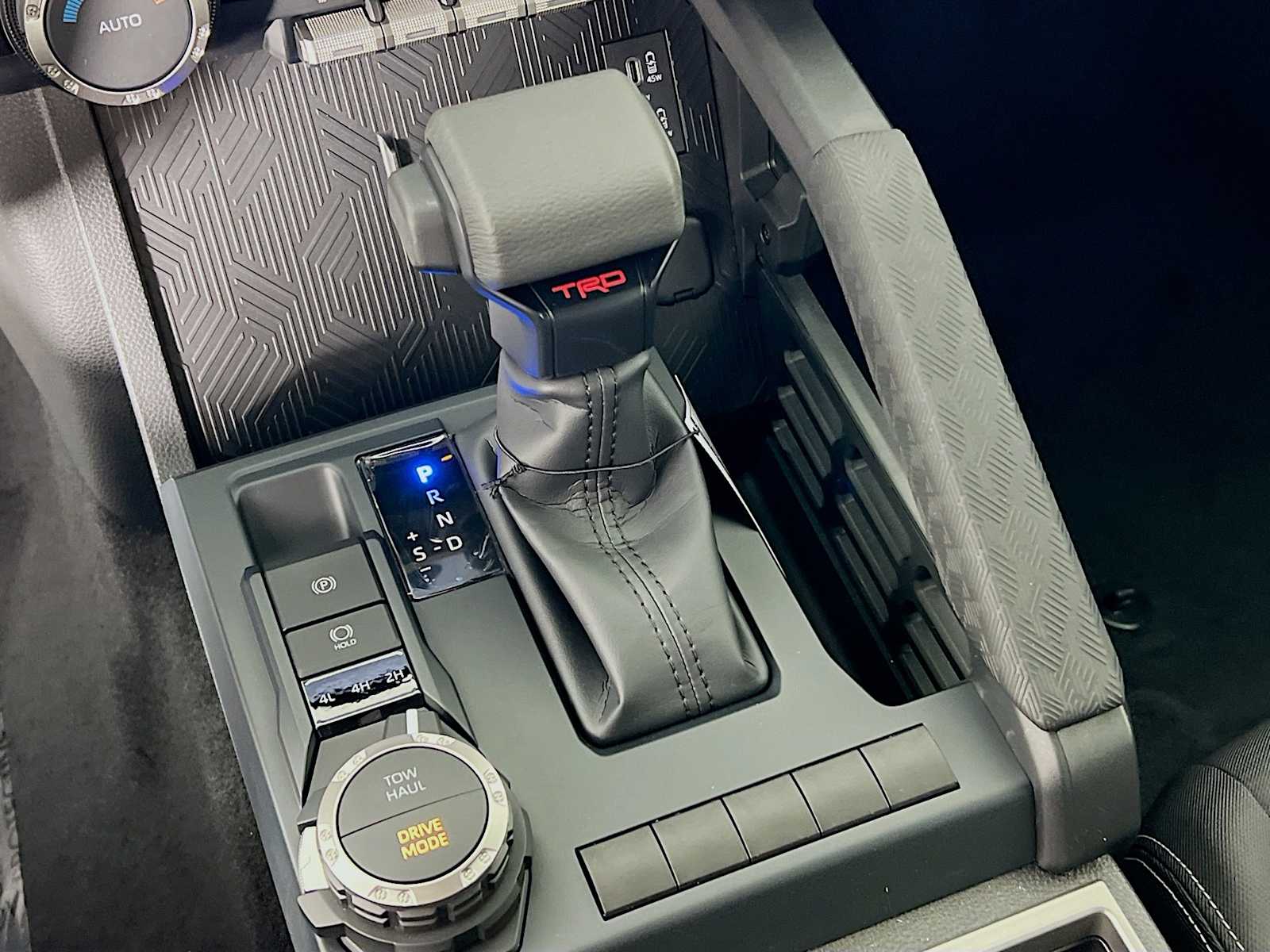 2025 Toyota Tacoma TRD Sport - Photo 11
