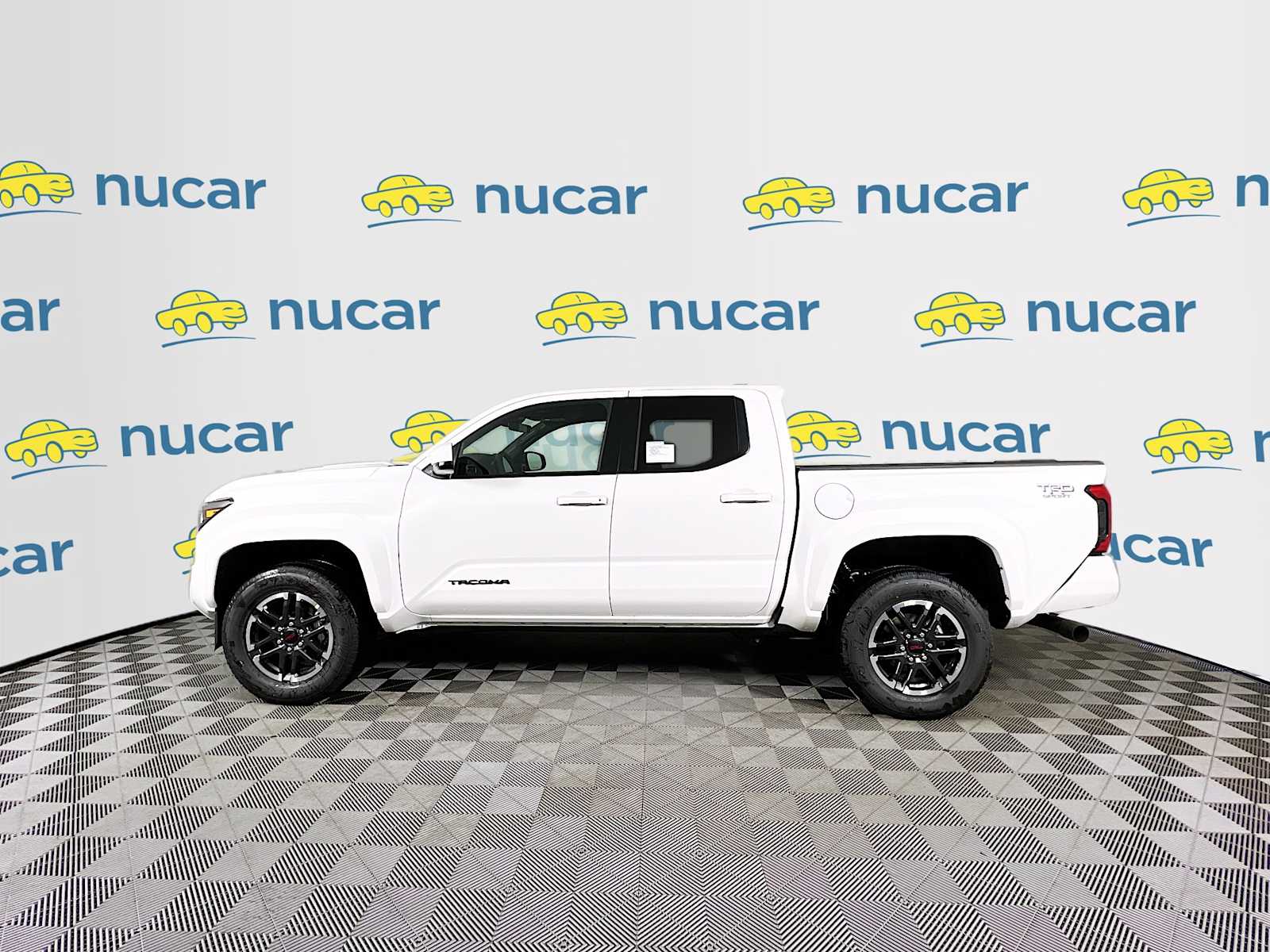 2025 Toyota Tacoma TRD Sport - Photo 3