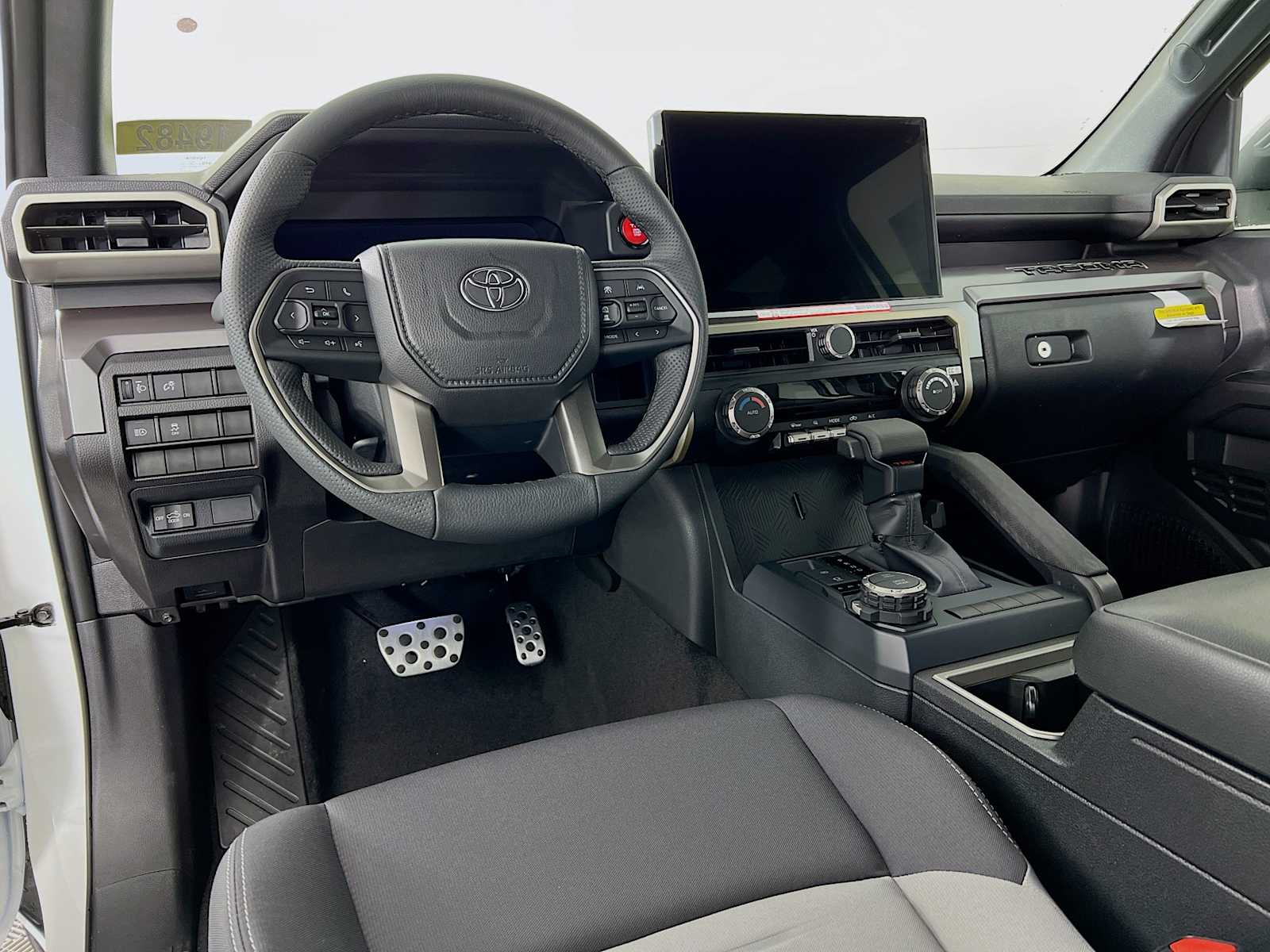 2025 Toyota Tacoma TRD Sport - Photo 6