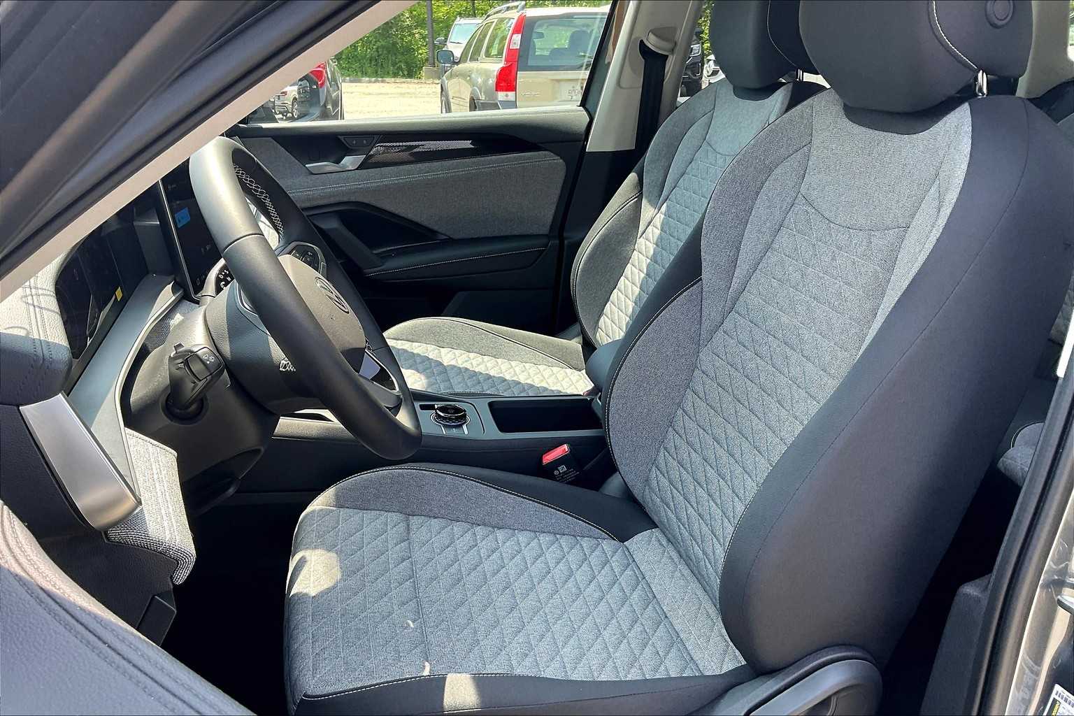 2025 Volkswagen Tiguan S - Photo 11