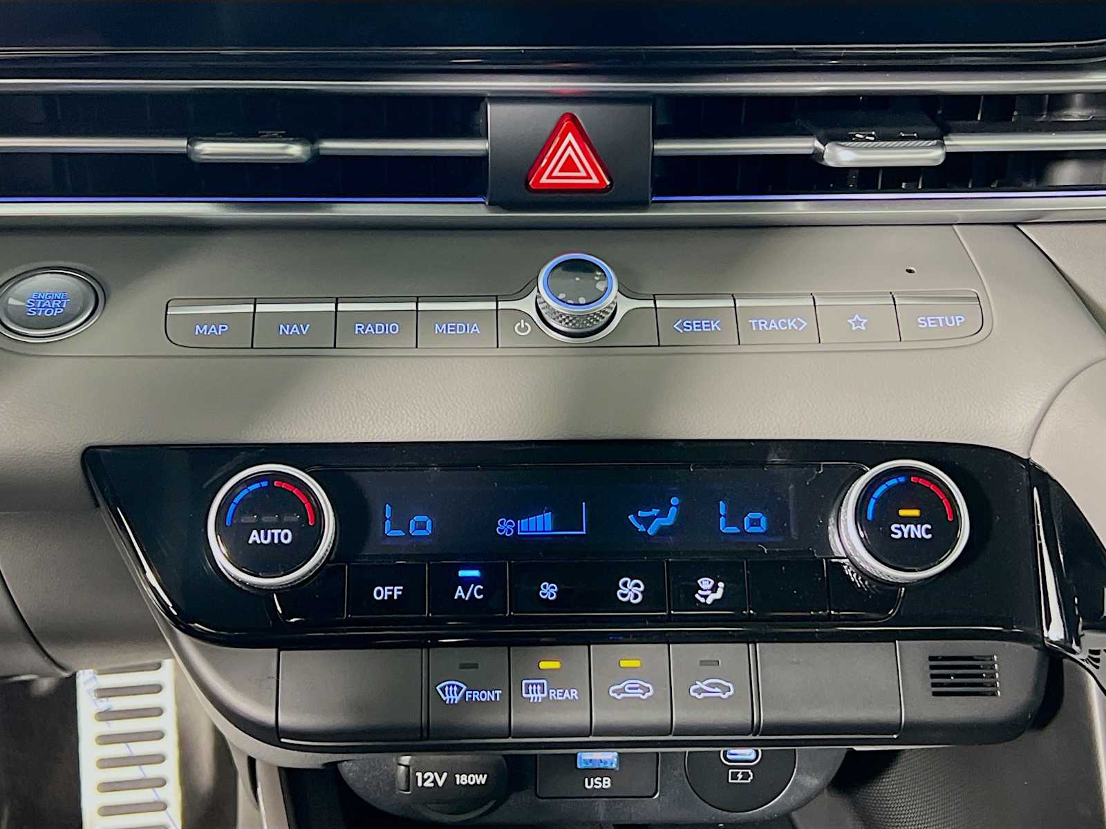 2025 Hyundai Elantra Hybrid SEL Sport - Photo 11