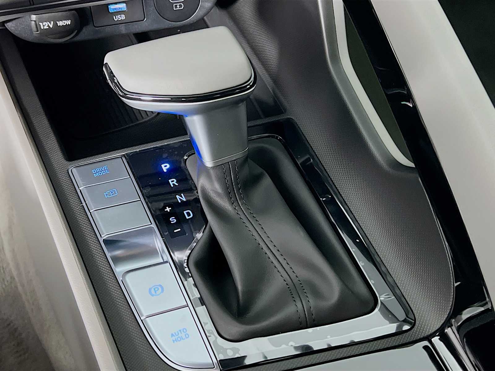 2025 Hyundai Elantra Hybrid SEL Sport - Photo 12