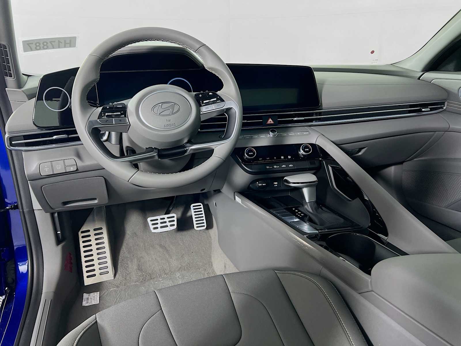 2025 Hyundai Elantra Hybrid SEL Sport - Photo 6