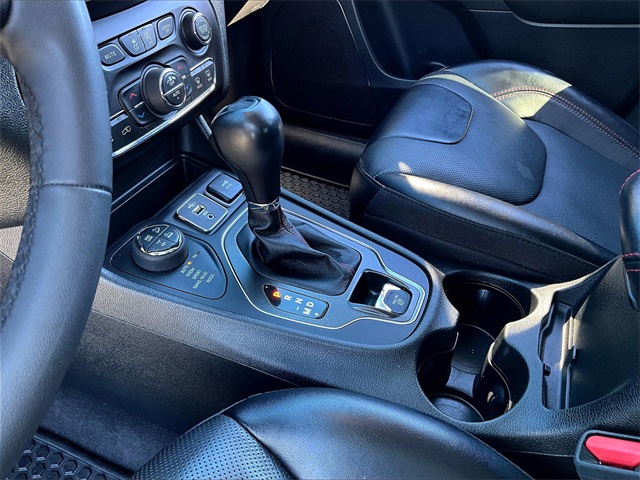 2022 Jeep Cherokee Trailhawk - Photo 19