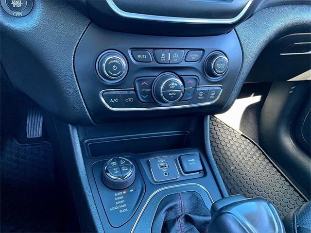 2022 Jeep Cherokee Trailhawk - Photo 22