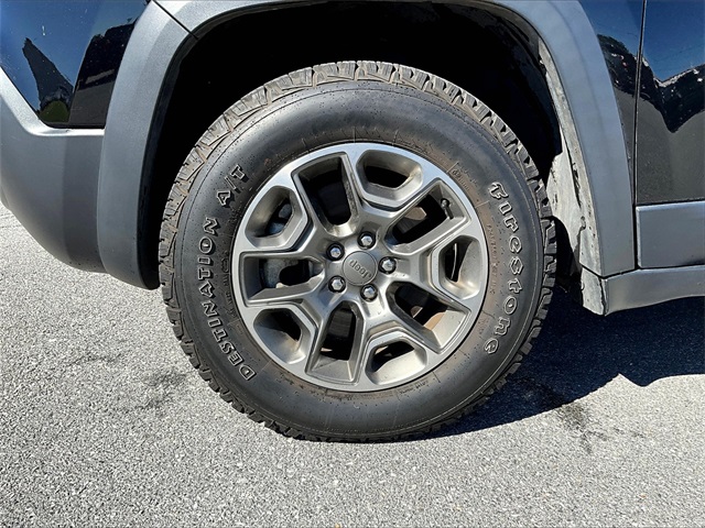 2022 Jeep Cherokee Trailhawk - Photo 7