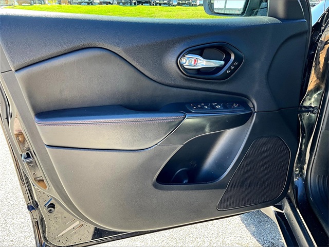 2022 Jeep Cherokee Trailhawk - Photo 9