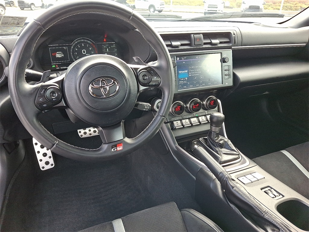 2023 Toyota GR86 Premium - Photo 12
