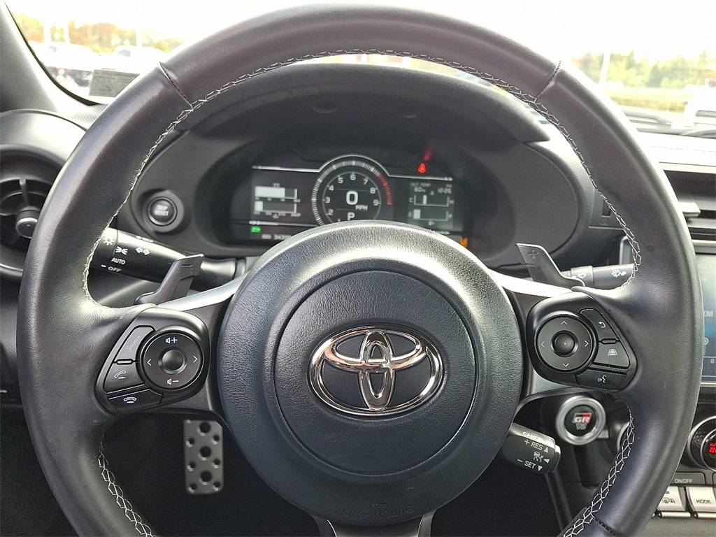 2023 Toyota GR86 Premium - Photo 19