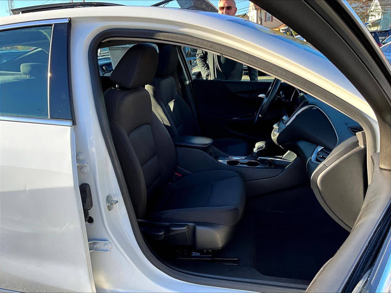 2023 Chevrolet Malibu LT - Photo 11