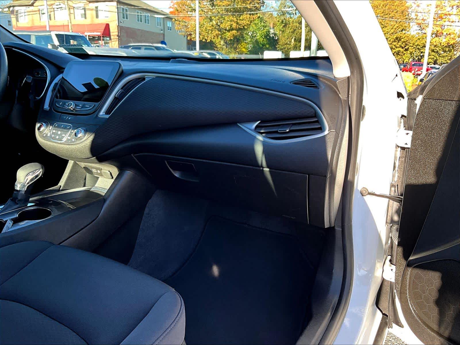 2023 Chevrolet Malibu LT - Photo 13