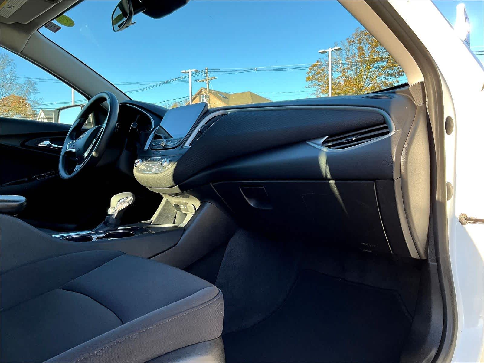2023 Chevrolet Malibu LT - Photo 14