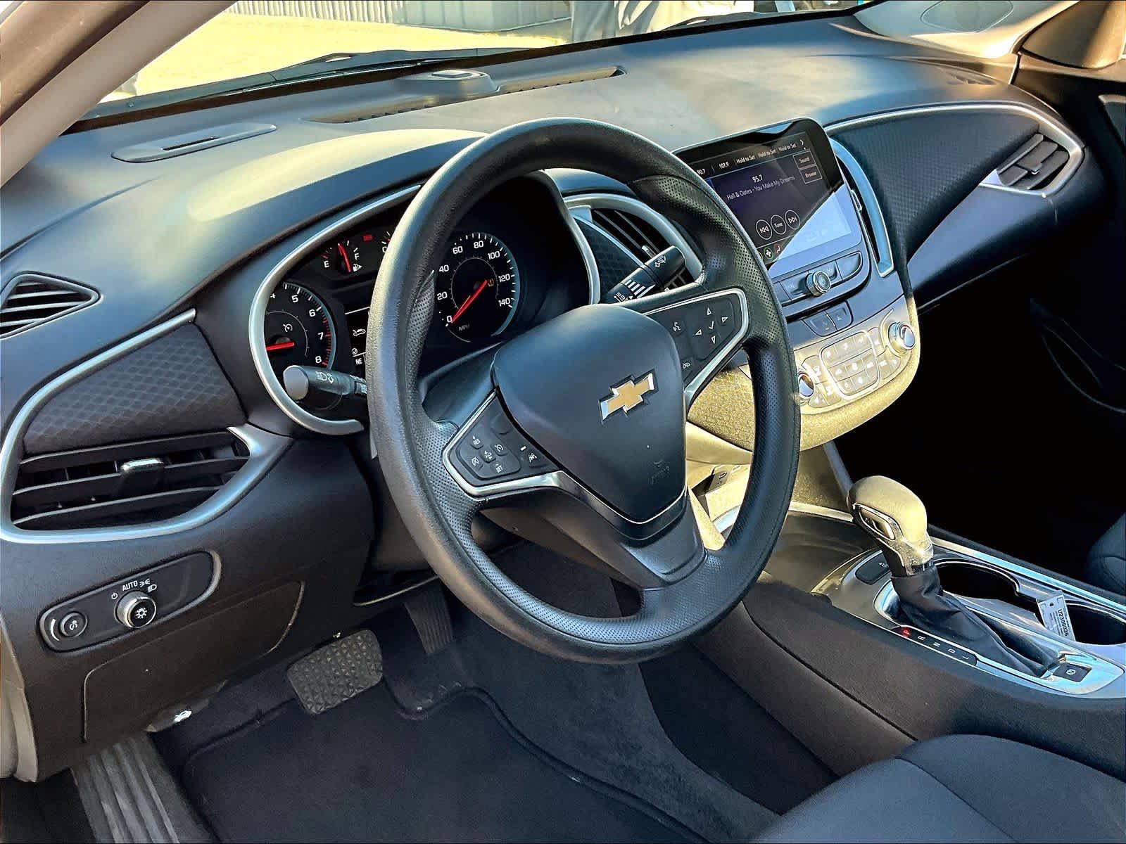 2023 Chevrolet Malibu LT - Photo 8