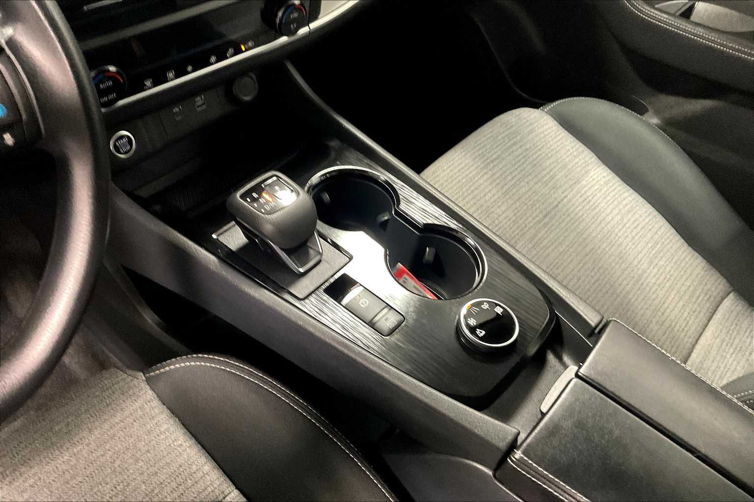 2023 Nissan Rogue SV - Photo 20