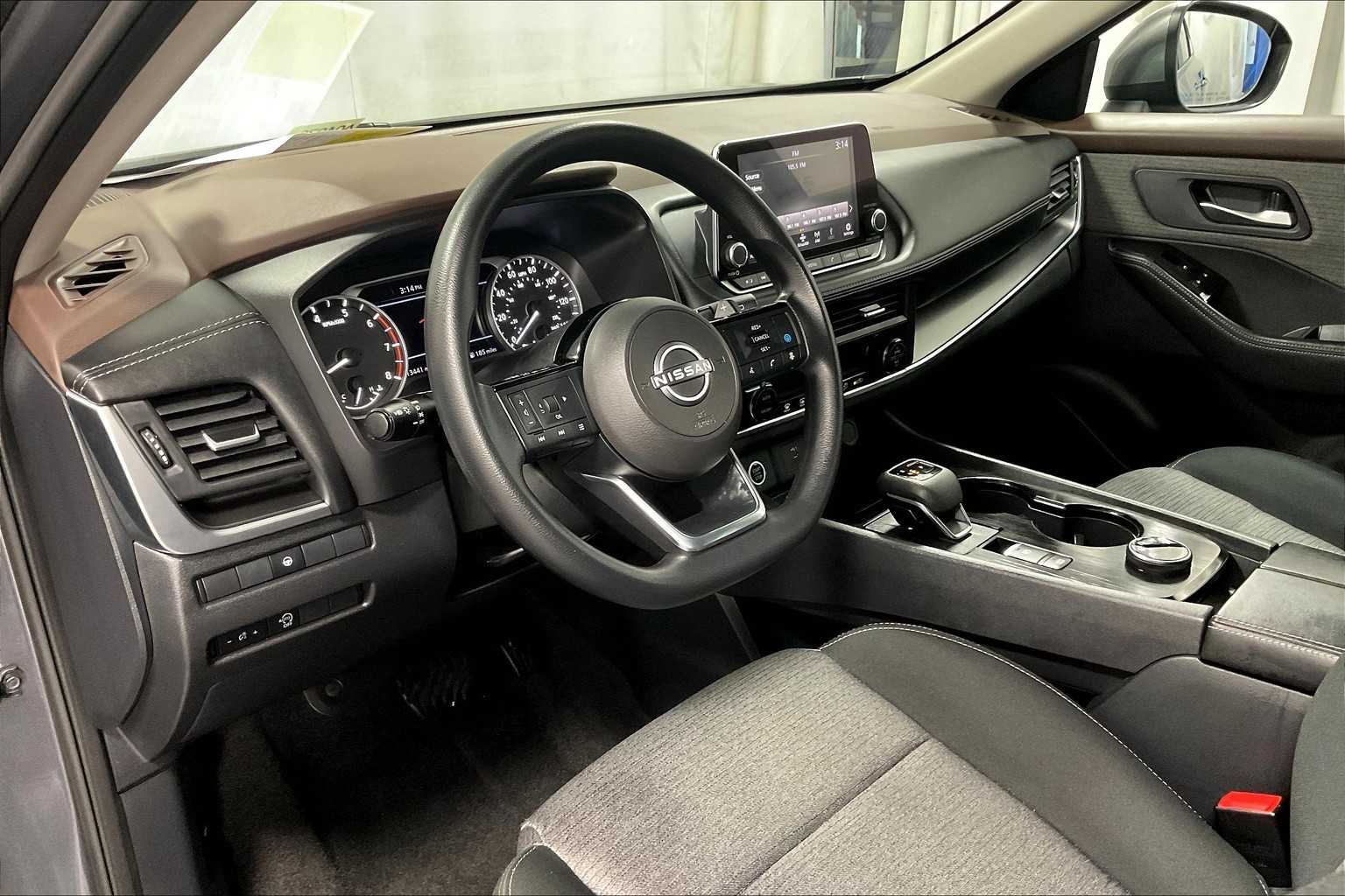 2023 Nissan Rogue SV - Photo 8