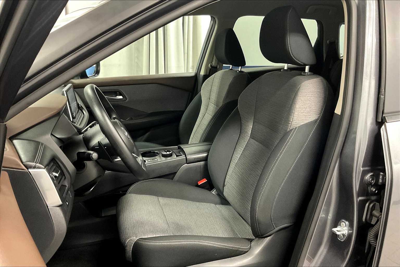 2023 Nissan Rogue SV - Photo 10
