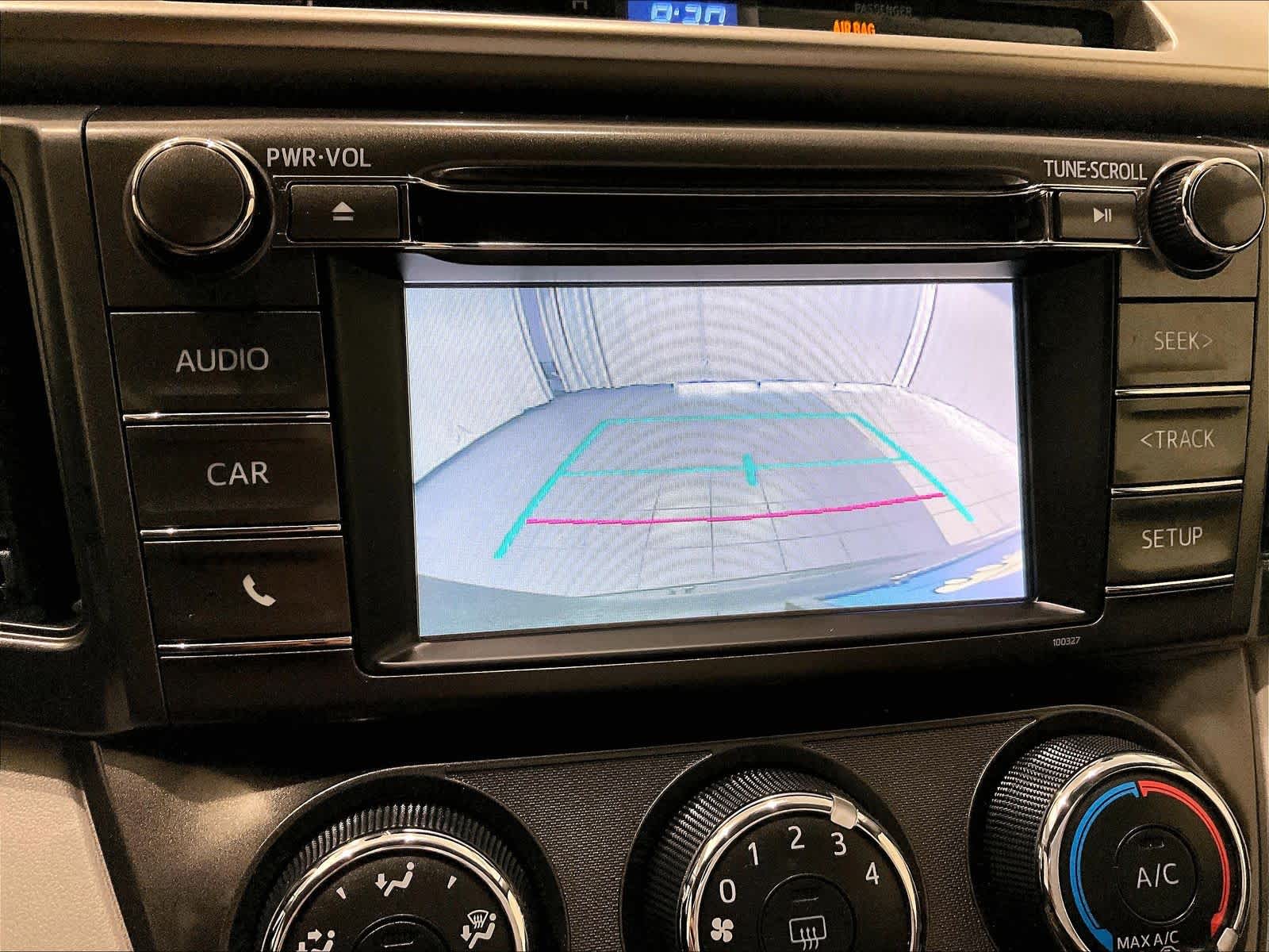 2015 Toyota RAV4 LE - Photo 19