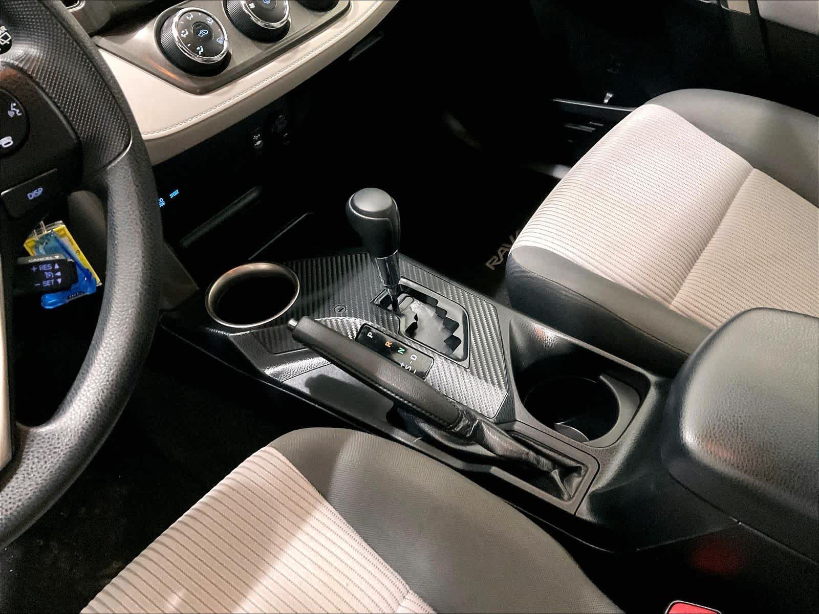 2015 Toyota RAV4 LE - Photo 20