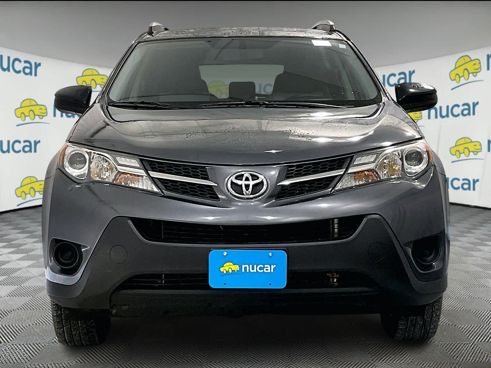 2015 Toyota RAV4 LE - Photo 2