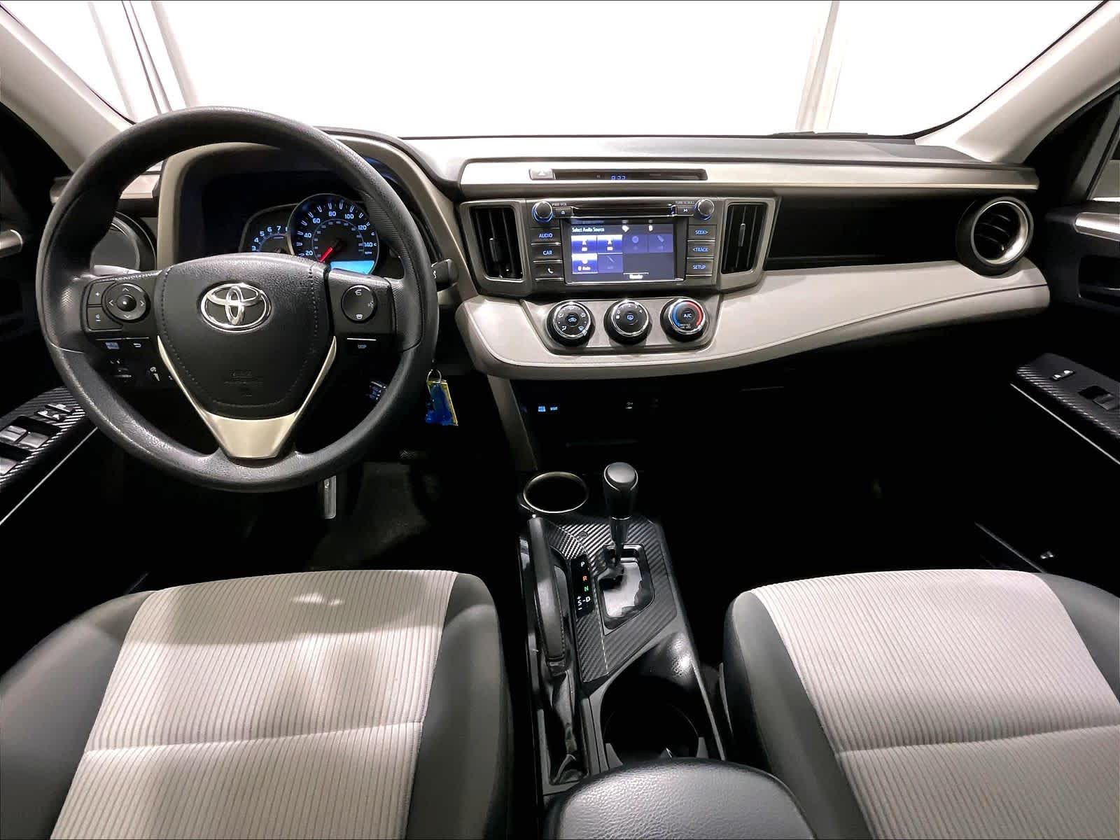 2015 Toyota RAV4 LE - Photo 21