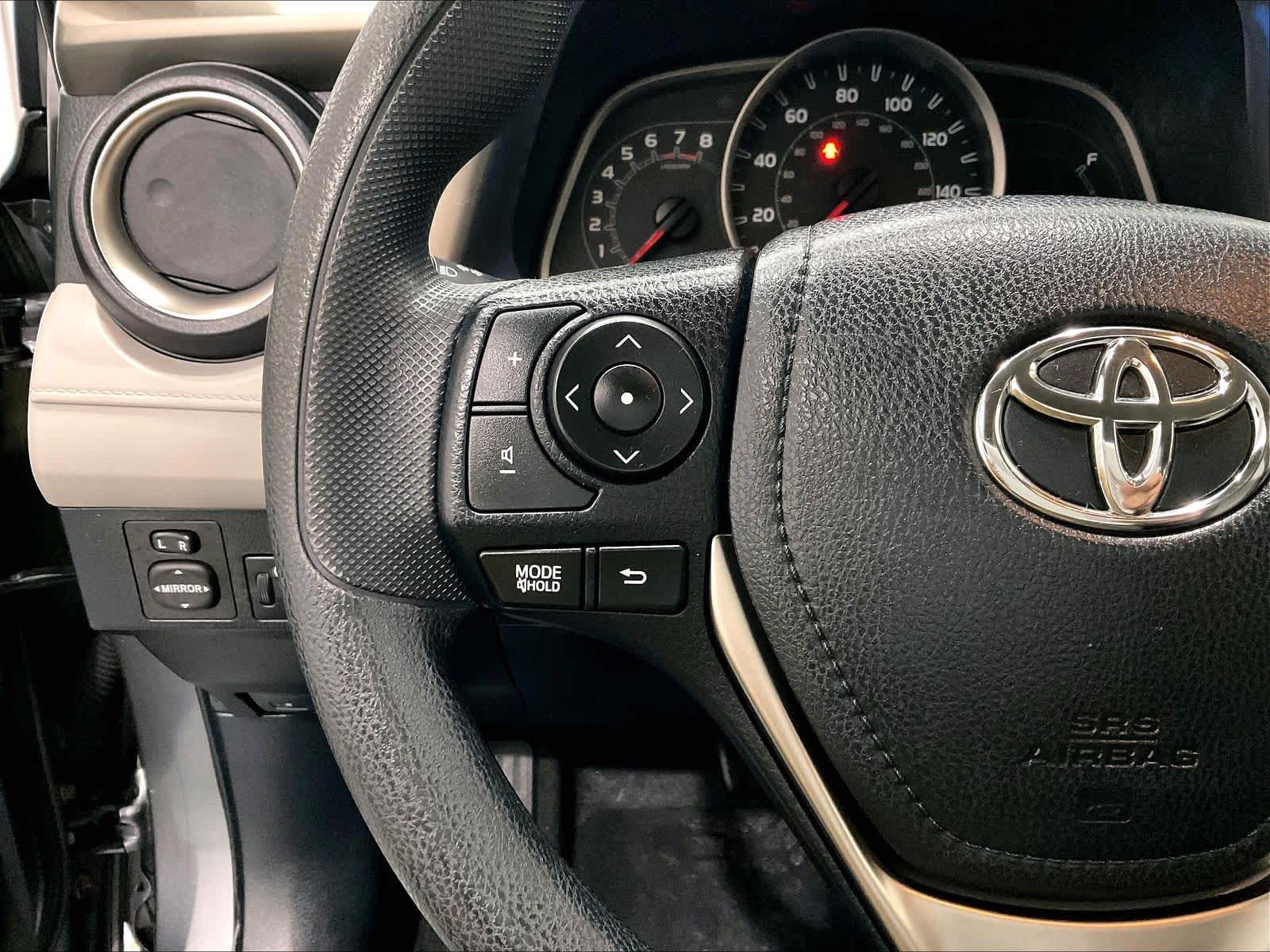 2015 Toyota RAV4 LE - Photo 22