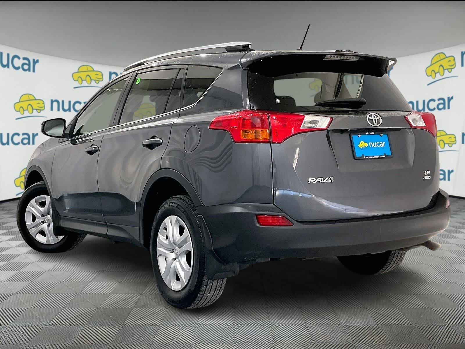 2015 Toyota RAV4 LE - Photo 4