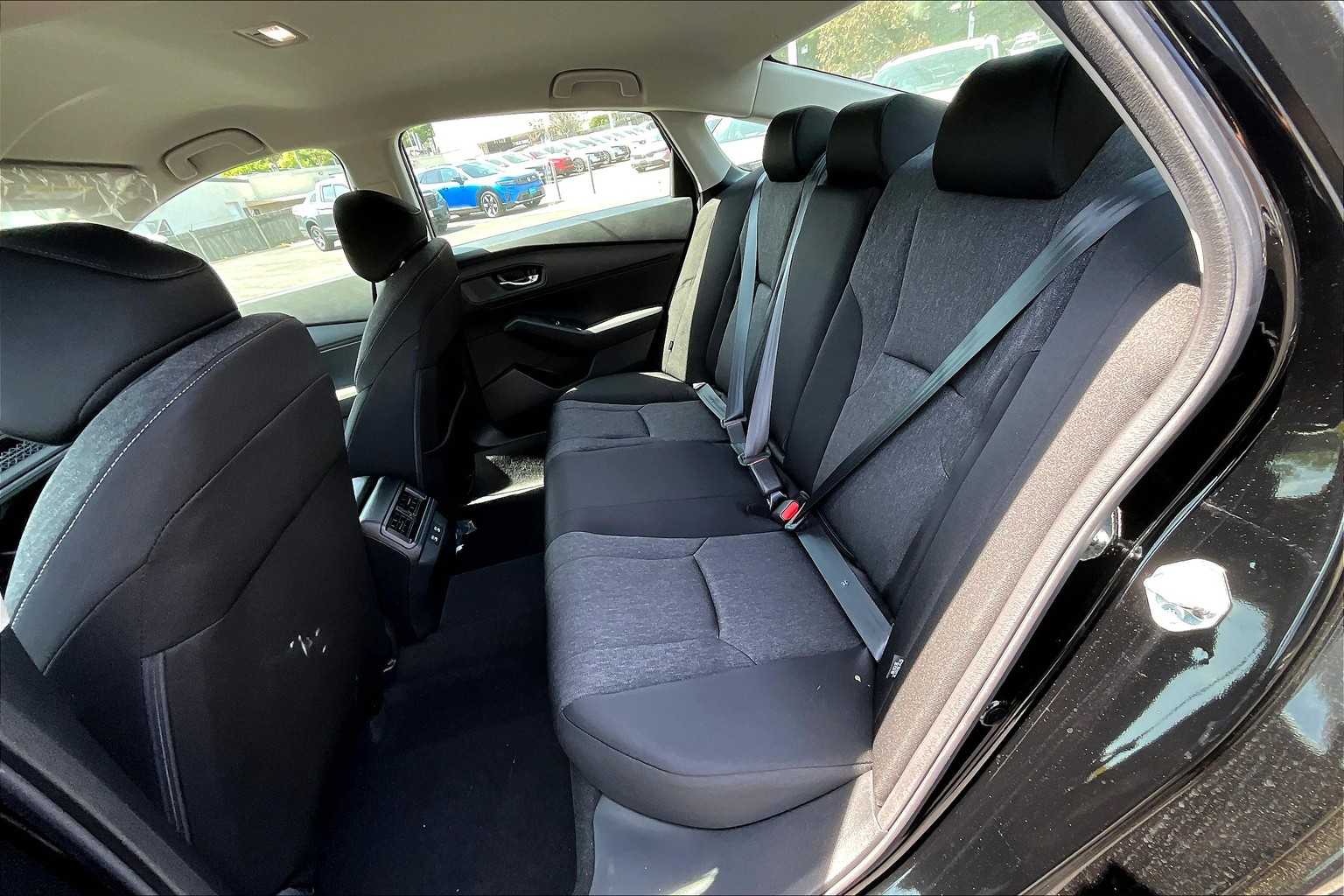 2025 Honda Accord LX - Photo 15